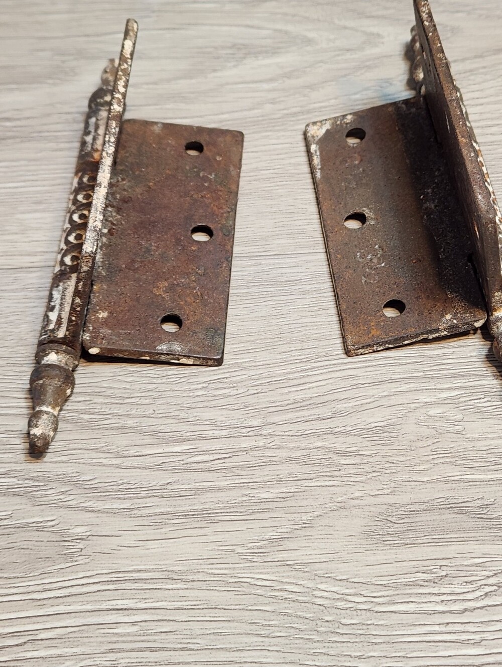 2 VTG Victorian Antique Iron Ornate Steeple Tipped Door Hinge 3.5 Cast Iron - Picture 4 of 11